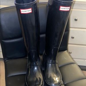 Women’s black Hunter boots